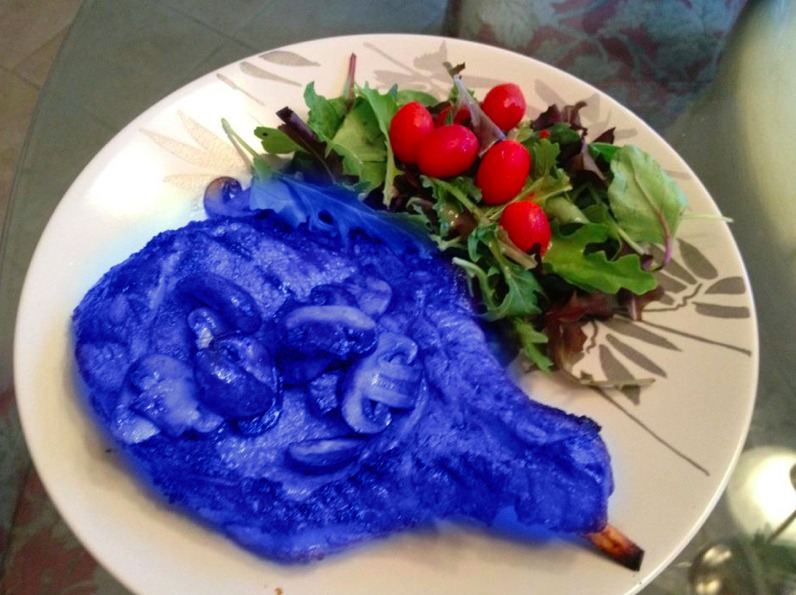 BLUE STEAK. But look how CLEVER it is! Really, it's YUMMY.